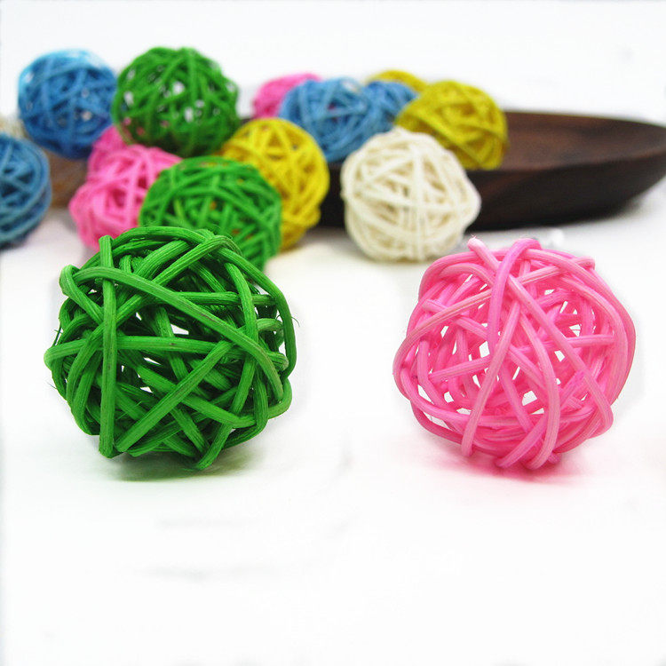 Natural color takraw ball Parrot chewing toy ball Pet bird Foot scratching foot toy bird supplies
