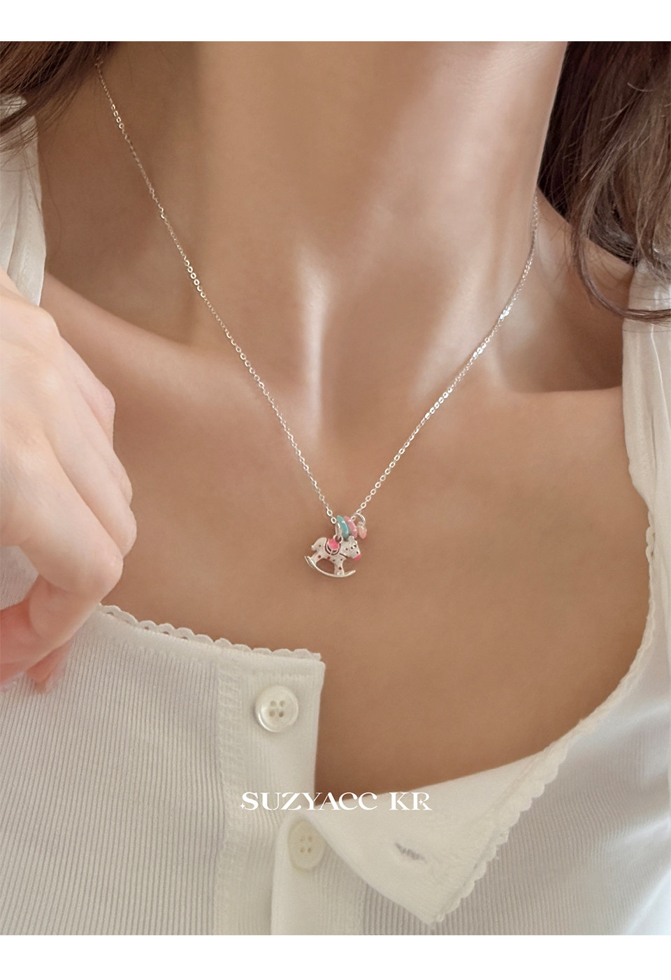 Серебряное ожерелье suzyacc kr纯银滴釉彩色木马吊坠项链百搭高级感轻奢小众锁骨链女