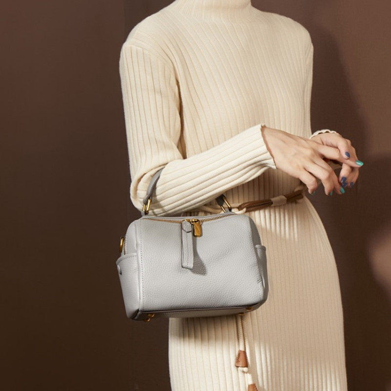 Tide Card Handbag Women 2021 New Fashion Trends Soft Leather Temperament Single Shoulder Diagonal Satchel 100 Hitch Broadband Small Square Bag