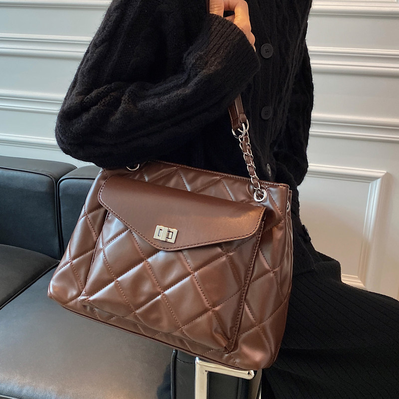 Tide Cards Senior Feel Great Capacity Special Bag Women 2022 New Tide Fashion Foreign Pie Genuine Leather single shoulder inclined shoulder bag 100 hitch