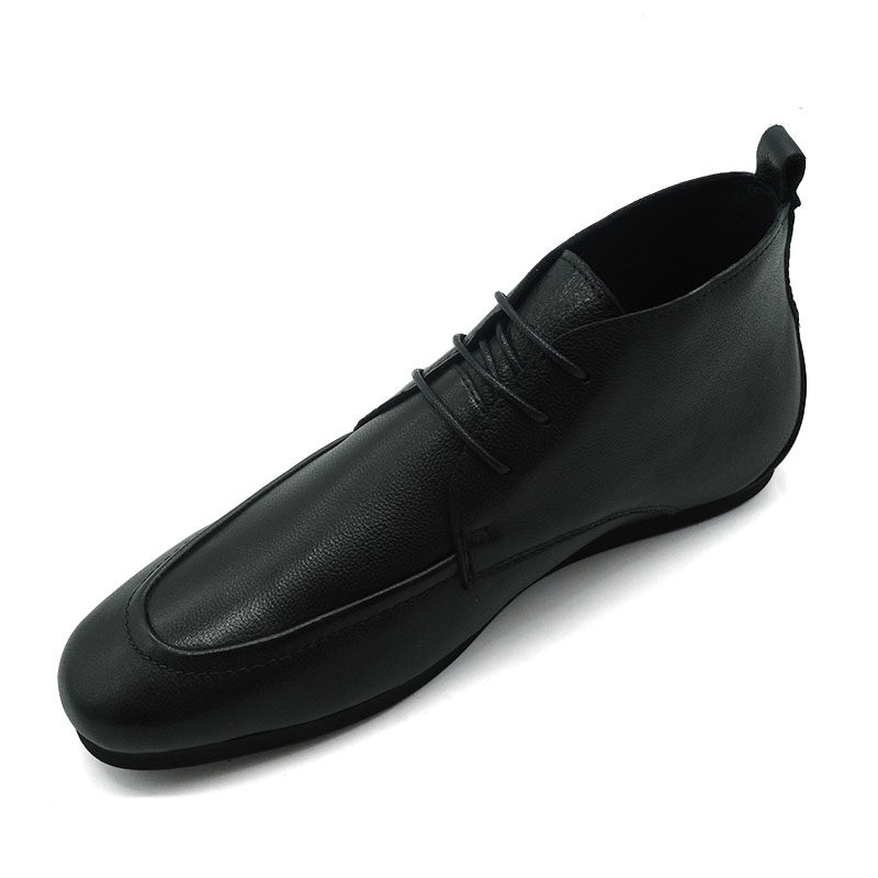 New high-sized shoes in autumn and winter fashion and soft cow leather shoes and lean foot casual leather shoes