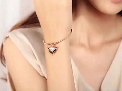 Phụ kiện phiên bản Nhật Bản và Hàn Quốc Pearl Bow Hand Đính cườm Cặp đôi Vòng đeo tay Nghĩa trang Nghĩa trang gian hàng 2 Yuan Shop Bracelet vòng tay handmade