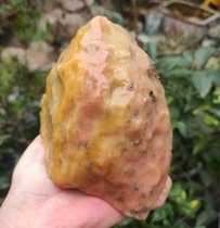 Ning Qiang Coral Jade Red Powder Yellow White Raw Petrochemical Stone Natural Chite Small Pendulum Piece Tea Darling Snowflake Ancient Bio L