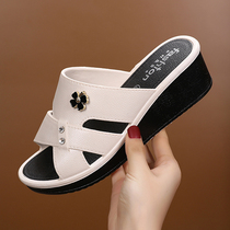 Middle-aged cool slippers female outside wearing new fashion fish mouth High slopes heel Summer Mom shoes non-slip thick bottom slippers