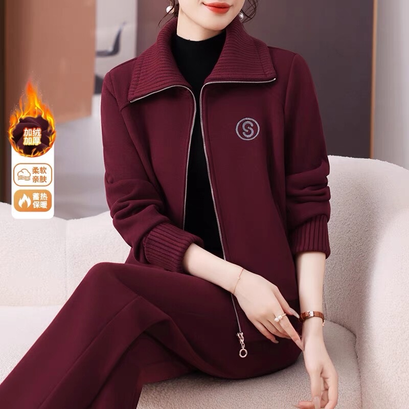 Mom's Winter Clothing, Fleece-Lined Jacket, Stylish Two-Piece Set, Middle-Aged and Elderly Women's Sportswear Suit, Autumn and Winter, Plus Size, 50-60 Years Old Mom's Winter Clothing, Fleece-Lined Jacket, Stylish Two-Piece Set, Middle-Aged and Elderly Women's Sportswear Suit, Autumn and Winter, Plus Size, 50-60 Years Old