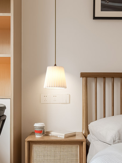 American Retro Small Chandelier, Master Bedroom Bedside Lamp, Country Style Entryway Bar Counter Creative Pleated Pendant Light Fixture