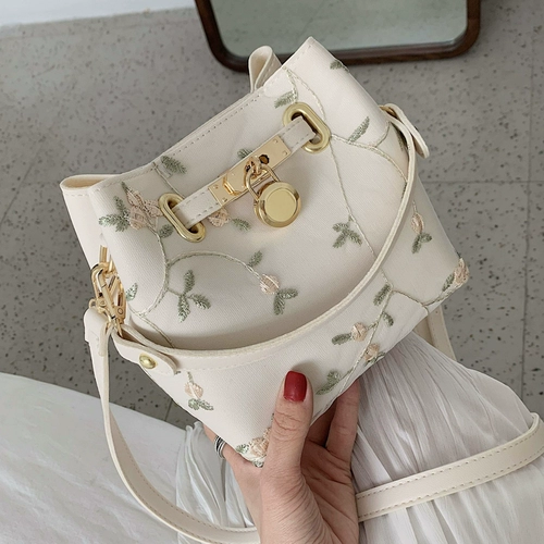 Летняя свежая небольшая небольшая сумка, сумка через плечо, сумка на одно плечо, популярно в интернете