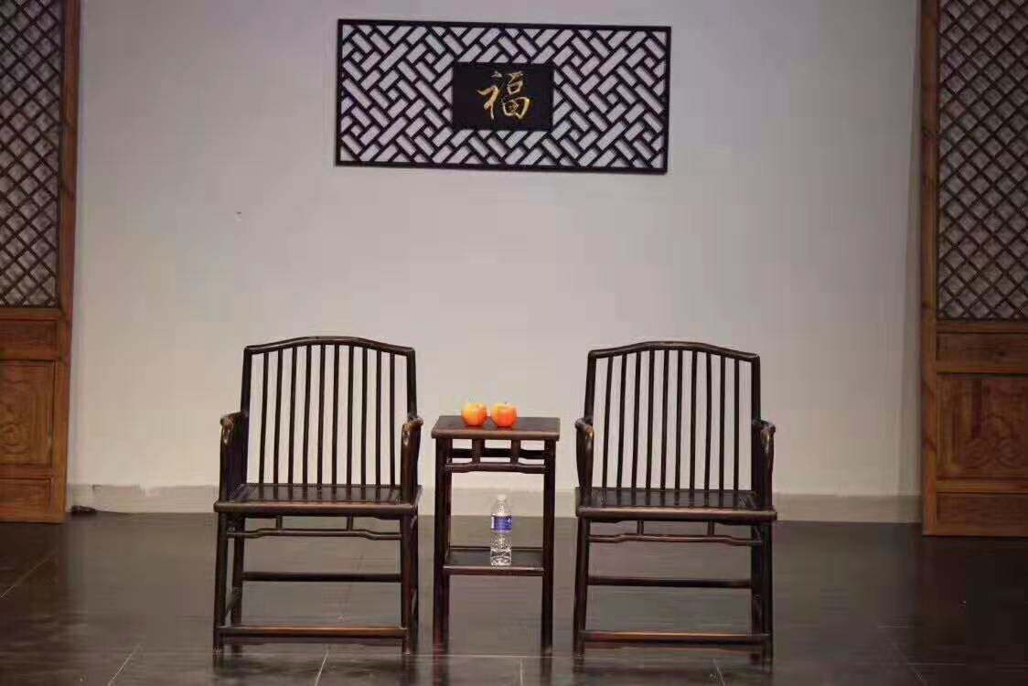 Old elm comb back chair Taishi chair Three-piece collection Club B & B Qing Dynasty folk nostalgic old object decoration