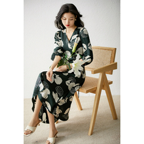 RAGR Summer cant escape the romance gorgeous flowers and elegant V-neck tea break dress dress