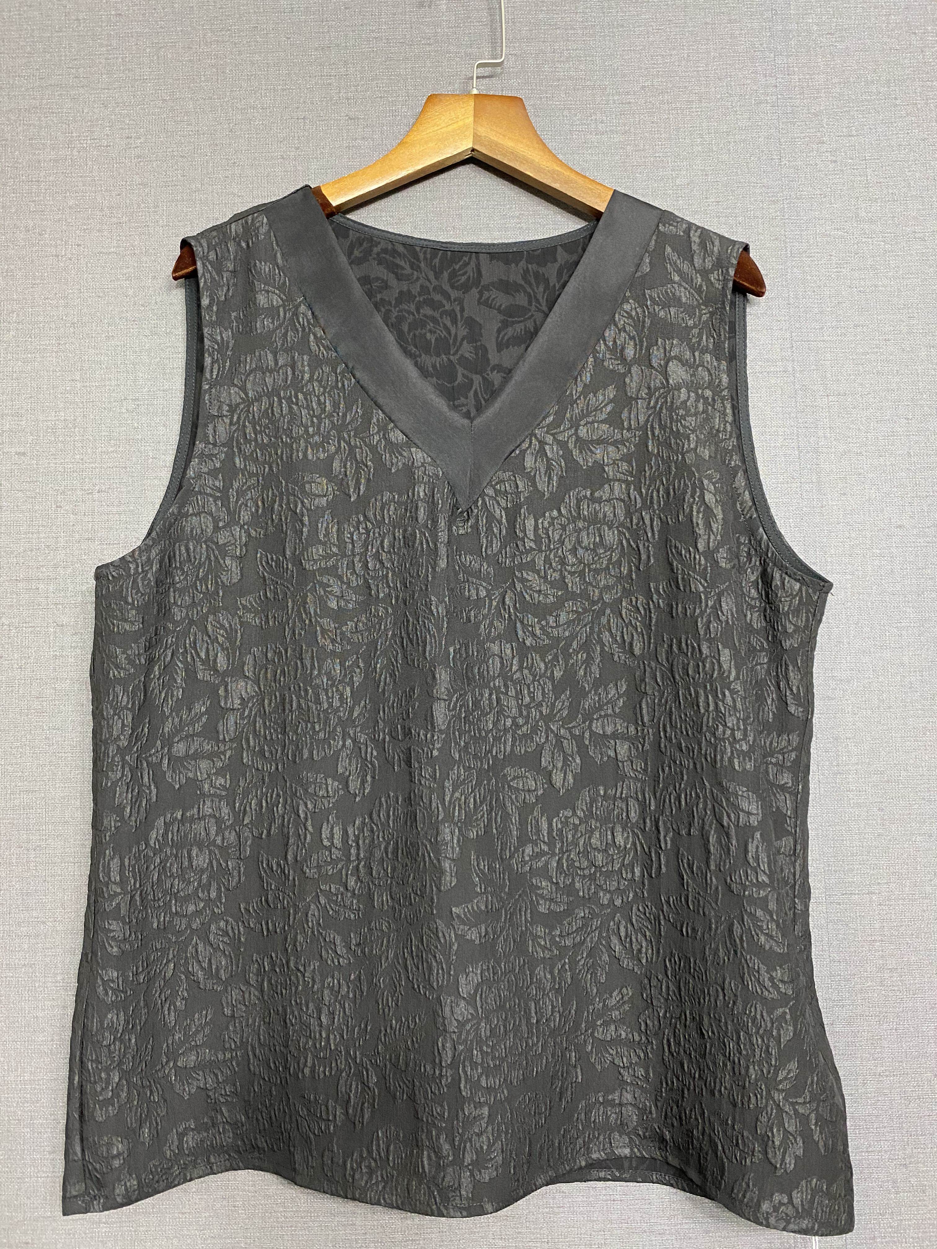 Factory direct sale large size mulberry silk 100% all-match fashion voile crepe vest LJ 2155