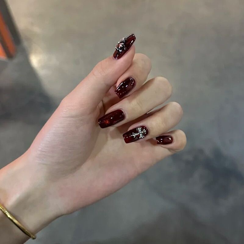 Autumn and Winter Dark Gothic Style Cross Wine Red Cat Eye Handmade Nail Art High Quality Sweet Cool Spicy Girl Whitening Wearable Nails