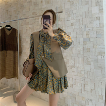 2021 Autumn New style retro bubble sleeve pleated floral dress womens vest two fashion set