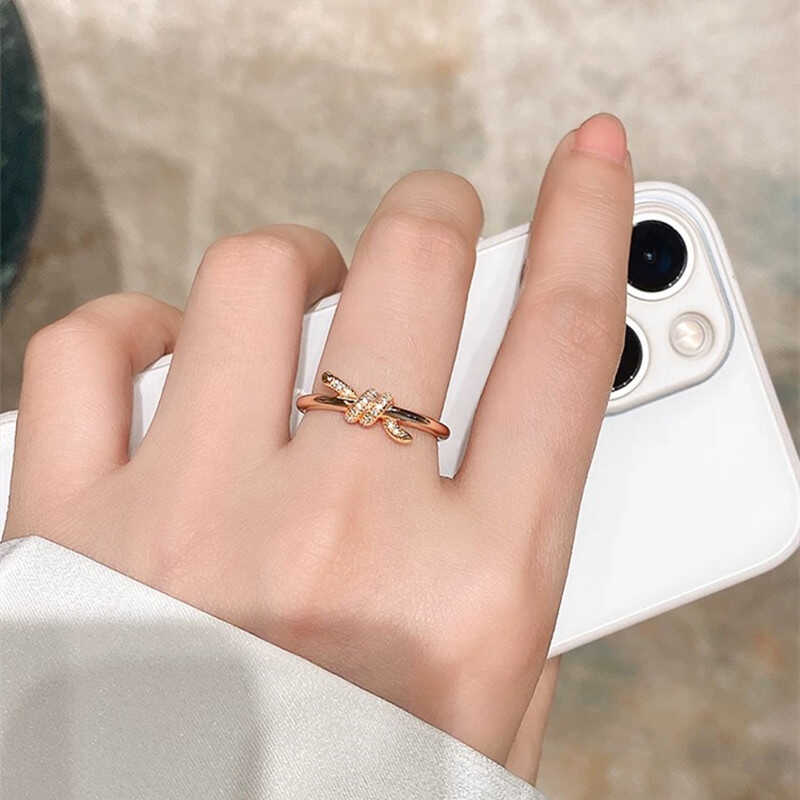 Tホーム同じスタイルノットノットリング女性s925スターリングシルバー18Kローズゴールドカラーゴールドツイストロープボウスタッキングリング