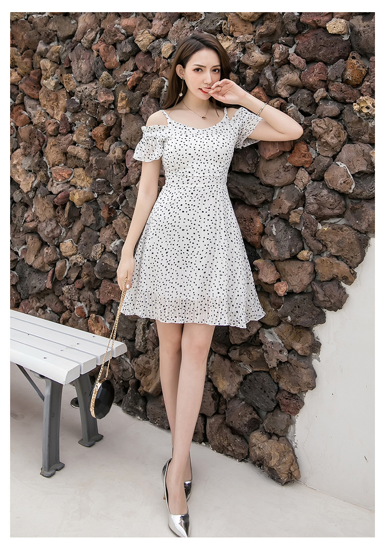 VK旗艦店 韓系顯瘦黑點印花性感細肩帶短版短袖洋裝