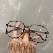 Ultra light retro myopia glasses female with degree small red book decorative glasses plain face Net red BAO WEN frame men