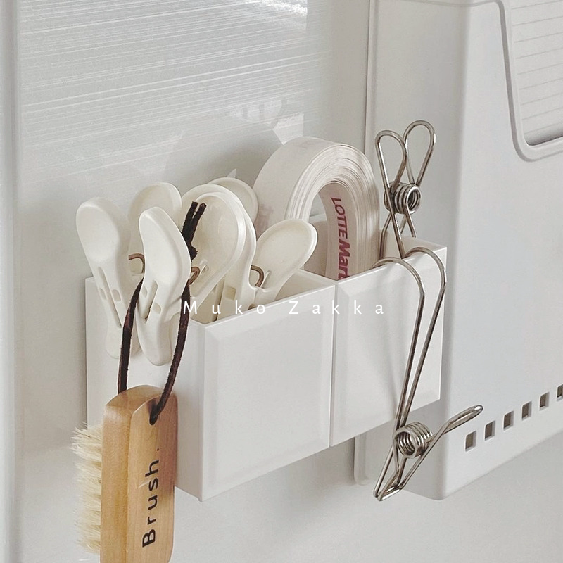 Japanese system of magnetic attraction cubes containing box combinable combined storage case white bottom detachable small matter case