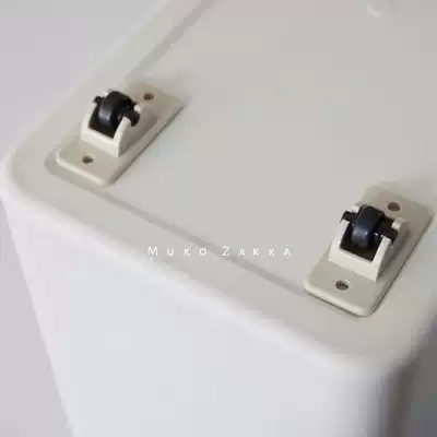 Mushroom Japanese imported Mini adhesive wheel household rack pulley multifunctional one-way wheel