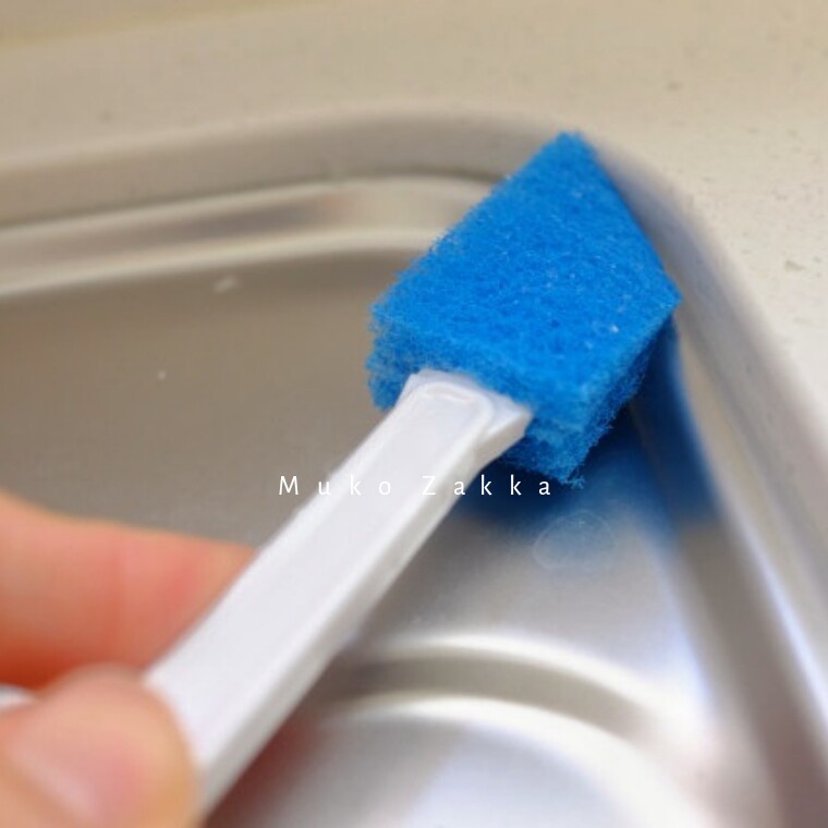 Japan Imports Mouldy Slit Sponge Wipe White Cloth Kitchen Bathroom Bathtub Tile Mold Cleaning Brush Stick Brush