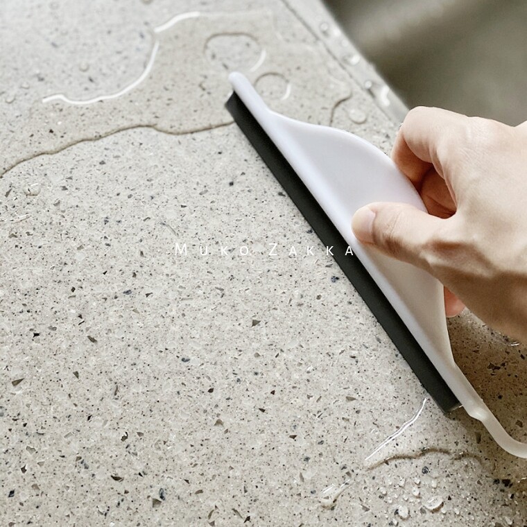 Japan Imported Toilet Glass Wiper Makeup Room Wipe Windows Cleaning Brush Home Hanging Bathroom Mirror Scraping Water Board