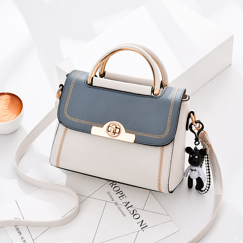 Hong Kong boomers 2022 new fashion 100 hitch-style single shoulder handbag French small crowdage satchel satchel