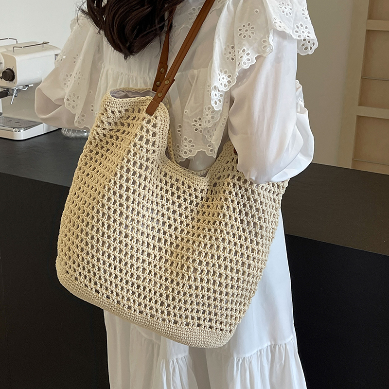 Large-Capacity Hand-Woven Bag for Women 2026 New Straw Bag Beach Vacation Shoulder Bag Commuter Tote Bag