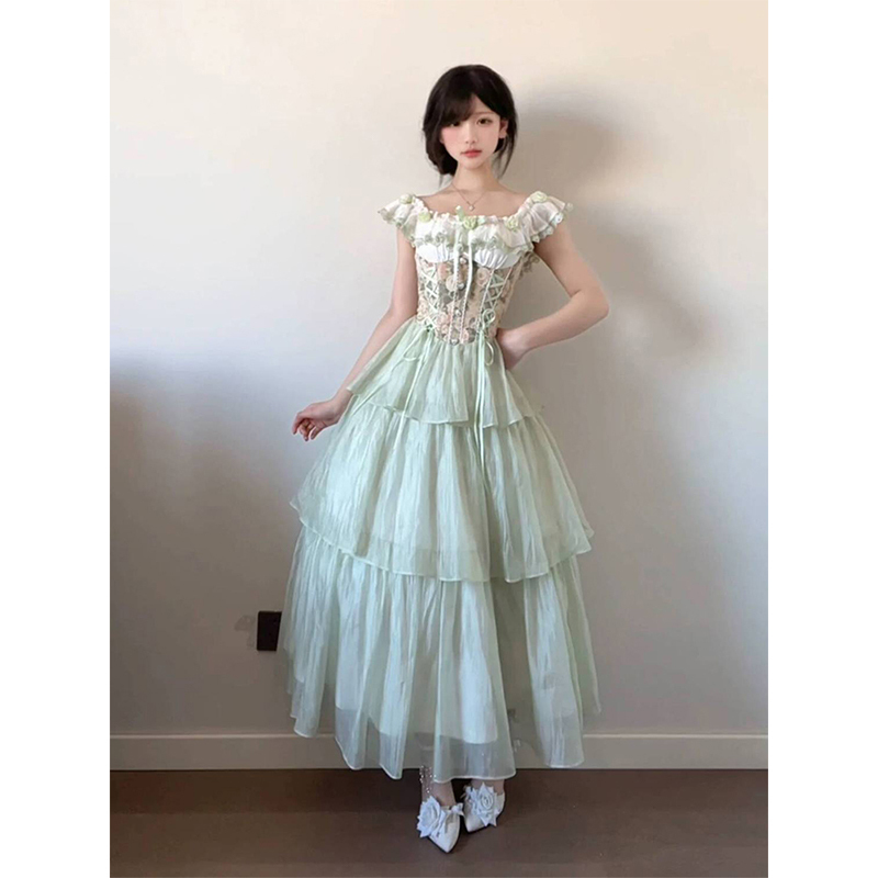 French-Style Seaside Resort-Style Green Dress for Women, Summer 2026 New Model, Waist-Cinching Slimming Tiered Long Dress