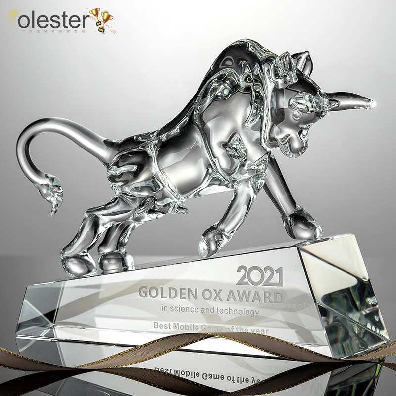 High-end Atmospheric Crystal Trophy Custom Set Up Creativity 2021 Golden Bull Medal Match Bull year Excellent Employee Champion