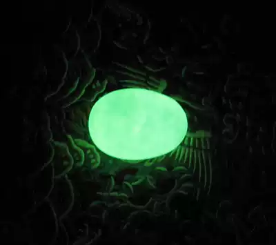 Fluorescent stone luminous stone Duck egg-shaped fluorescent stone luminous stone absorbs light and glows in the dark