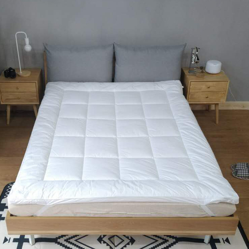 South Korea imported low-melting high-end hotel-style cotton bed pads mattress pads are non-slip warm student 1 8m bed