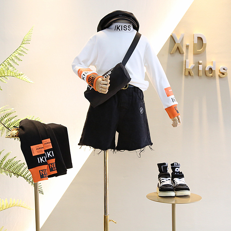 Non-refundable and non-exchangeable 2020 autumn and winter new girls' European version Western style all-match cuffs embroidered letters half turtleneck T-shirt