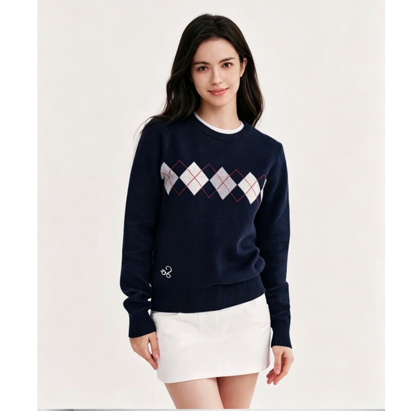 Hisameold Autumn and Winter Warm Knitwear Navy Blue Diamond Pattern Contrasting Retro Round Neck Knitted Long-Sleeved Sweater Hisameold Autumn and Winter Warm Knitwear Navy Blue Diamond Pattern Contrasting Retro Round Neck Knitted Long-Sleeved Sweater