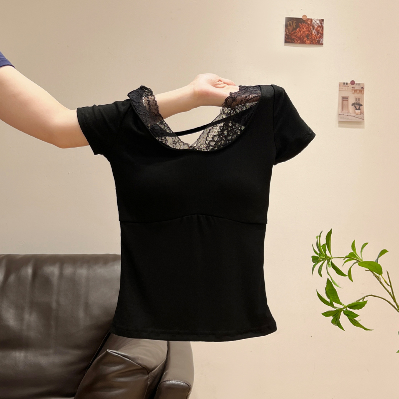 Korean-Style Black V-Neck Lace-Trimmed Short-Sleeve T-Shirt with Chest Pads for Women, 2026 Summer Slim-Fit Cropped Top