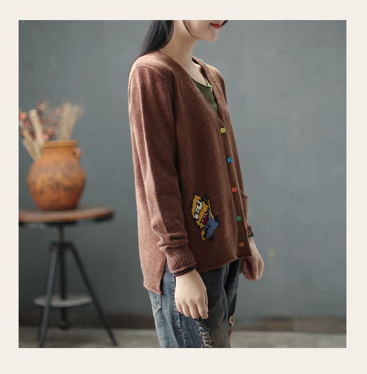 Cami mưa mới retro lõi sợi đan hàng đầu nữ dài tay trước ngắn dài áo len thêu thêu áo len cổ lọ form rộng