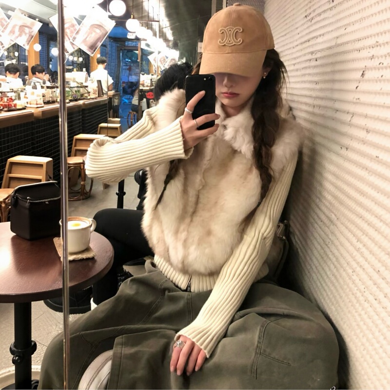 Fur Coat for Women, 2026 Winter New Short Style for Petite Figures, Cotton Jacket with Knitted Sleeves and Detachable Vest Fur Coat for Women, 2026 Winter New Short Style for Petite Figures, Cotton Jacket with Knitted Sleeves and Detachable Vest