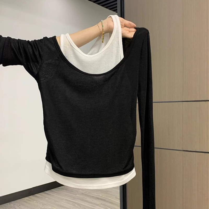 Black and White Contrasting Color Fake Two-Piece Pleated Waist-Cinching Long-Sleeve T-Shirt for Women, Unique and Slim-Fitting Inner Wear Camisole for Autumn Black and White Contrasting Color Fake Two-Piece Pleated Waist-Cinching Long-Sleeve T-Shirt for Women, Unique and Slim-Fitting Inner Wear Camisole for Autumn