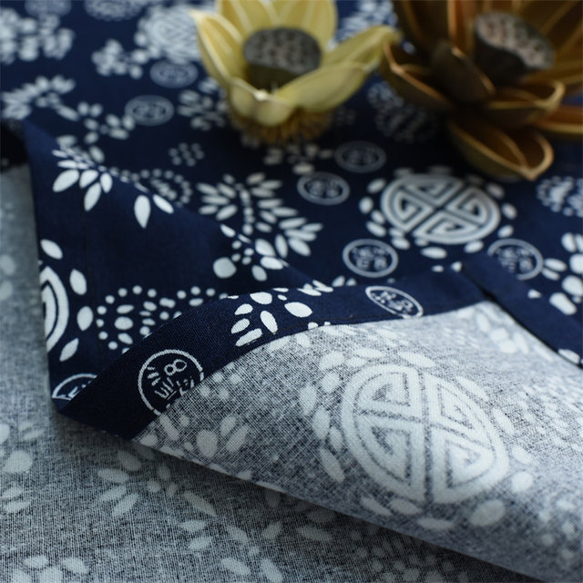 ແບບຈີນສີຟ້າແລະສີຂາວແບບຊົນເຜົ່າ imitation batik ສີຟ້າຊ້ໍາ retro studio ຮ້ານອາຫານ tablecloth fabric ຕາຕະລາງກາເຟຜ້າປົກຫຸ້ມຕາຕະລາງ mat