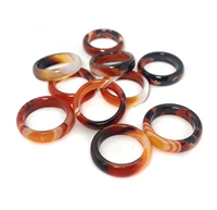 Коричневая красная, черно -белая тройная триада