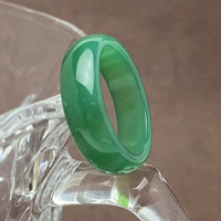 Зеленый, маленький