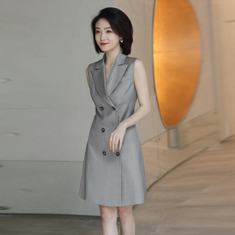 Summer Lightweight Elegant Gray Sleeveless Double-Breasted Professional Suit Dress for Commuting and Workplace Hosting A-Line Dress
