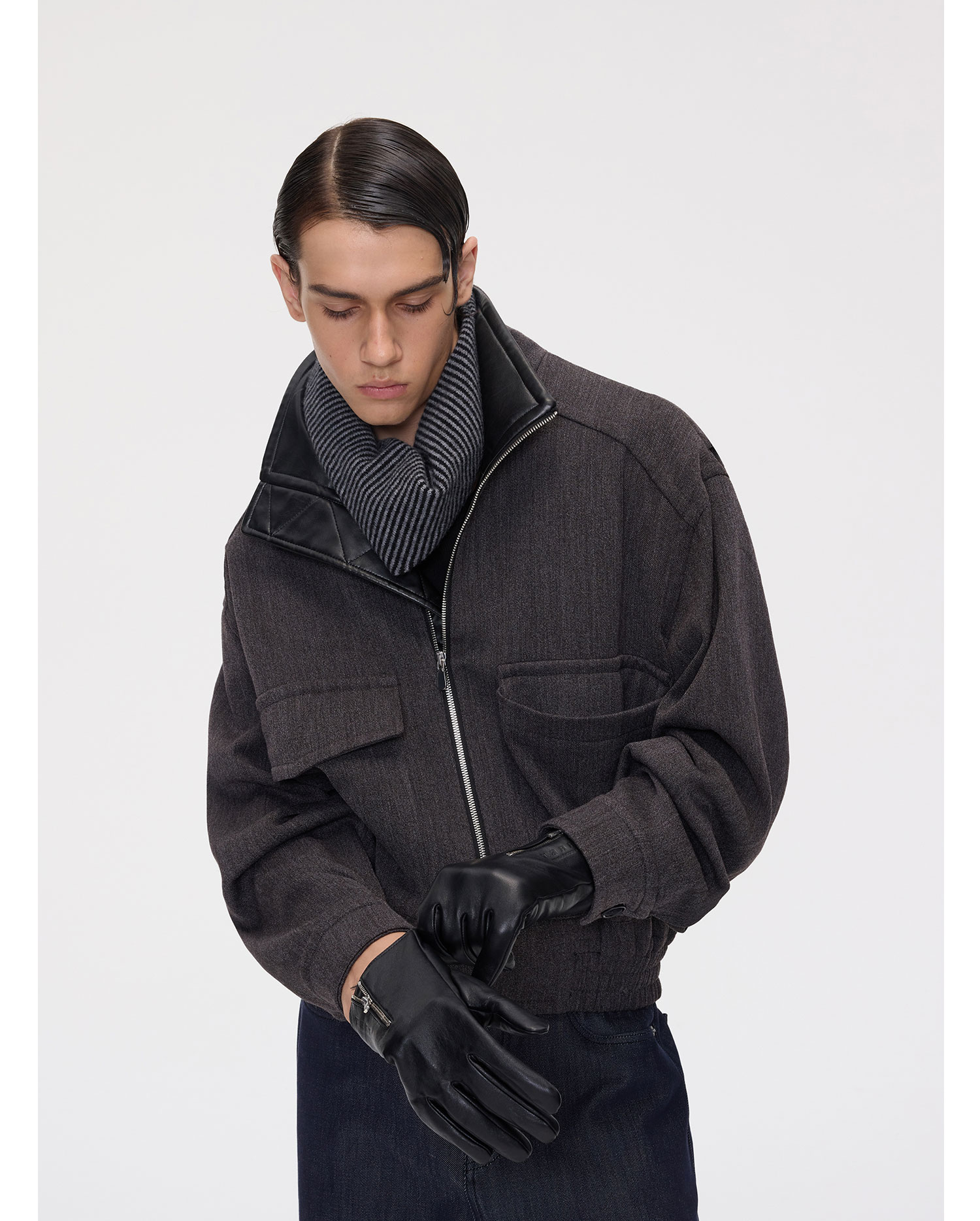 TERRAINCOGNITA Black Embossed Logo Zip Gloves
