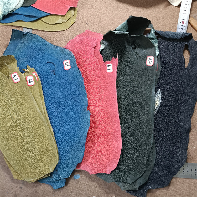 Imported non-grinding pearl fish special leather devil fish DIY handmade wallet bag bow knife handle mobile phone protective case strap