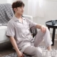 Đồ ngủ nam ngắn mùa hè băng mỏng lụa ngắn tay ngắn lụa nam mùa hè đầm trung tính cha trung niên dịch vụ nhà mùa hè - Giống cái bộ đồ ngủ lông cừu nữ 