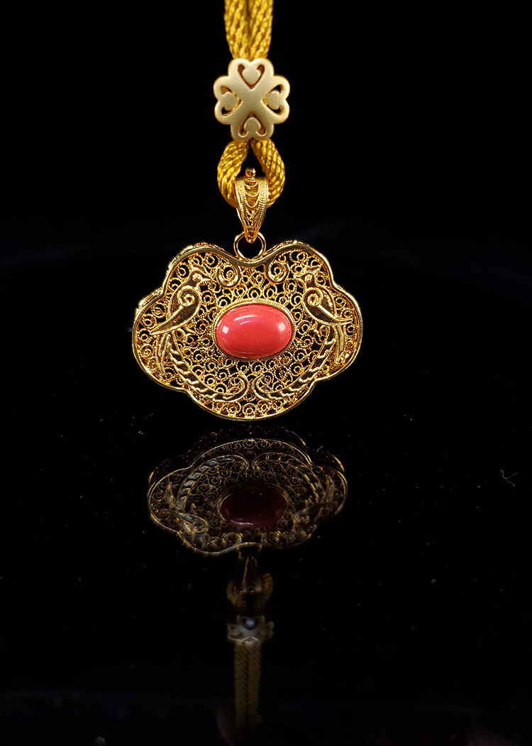 Guitang East Filigree Inlaid Handmade Longevity Lock Retro Wind Yingluo Baby Sterling Silver Gold-Plated Kylin Lock Children's Hundred Years Old