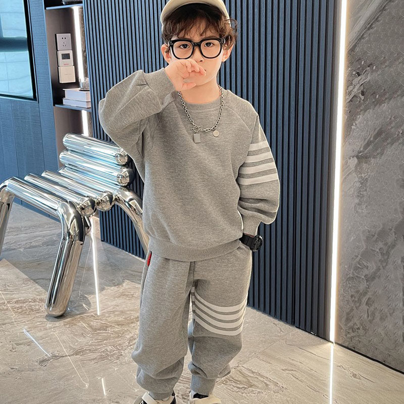 Французские костюмы для мальчиков, осенняя одежда, новинка 2025 года, осенний детский костюм-двойка, красивый бархатный спортивный свитер и брюки для мальчиков