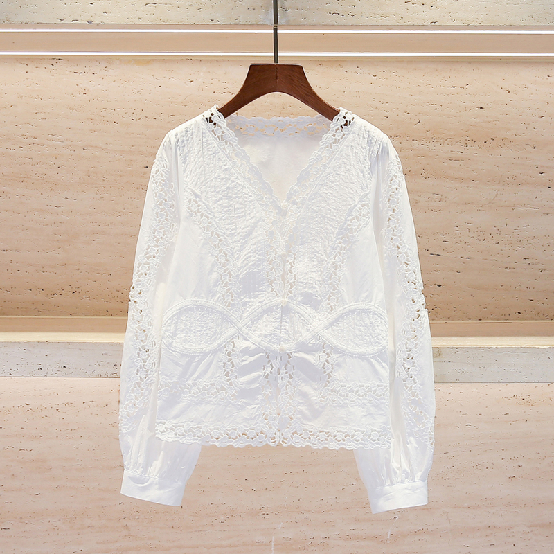 Shenzhen Nanyou High-End Women's Clothing 26 Summer New French Design Lace Hollow Embroidery V-Neck Shirt Top