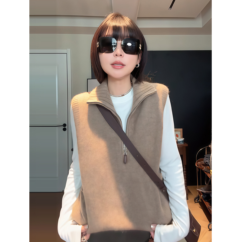 Plus-Size Vintage-Style Zip-Up Turtleneck Sweater Vest for Women, Autumn and Winter, for Chubby Women, Lazy, Soft, Fashionable Sleeveless Top