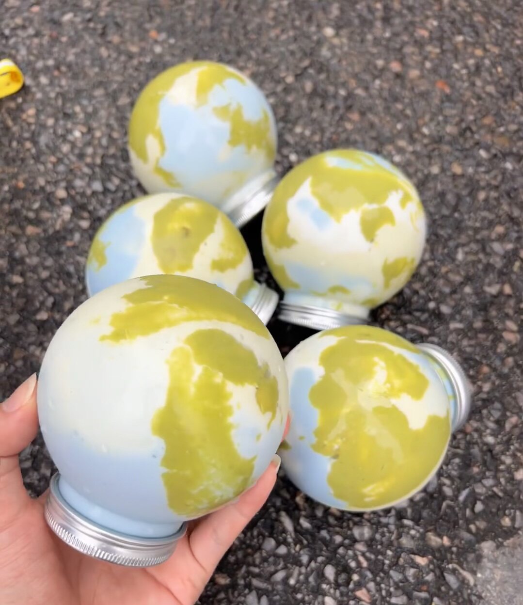 地球杯奶茶杯是啥？2026最火的全圆球形纸托设计了解一下？