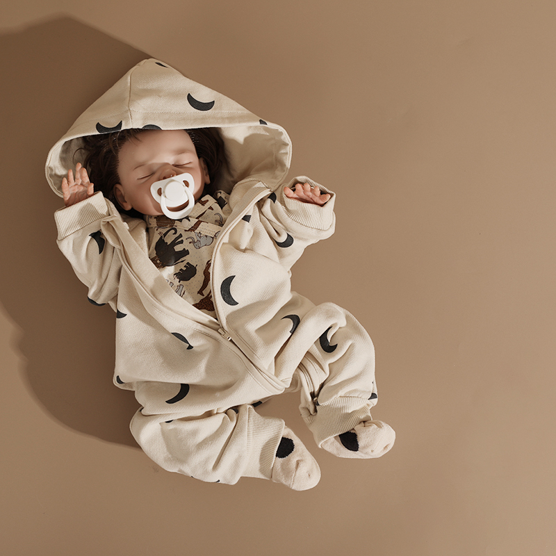 Baby Spring Long-Sleeved Jumpsuit for Boys and Girls, Stylish Spring and Autumn Style, Cute Zippered Hooded Sweatshirt for Going Out