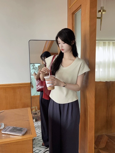 Летняя короткая дизайнерская футболка с коротким рукавом, подходит для подростков, свободный крой, тренд сезона, по фигуре