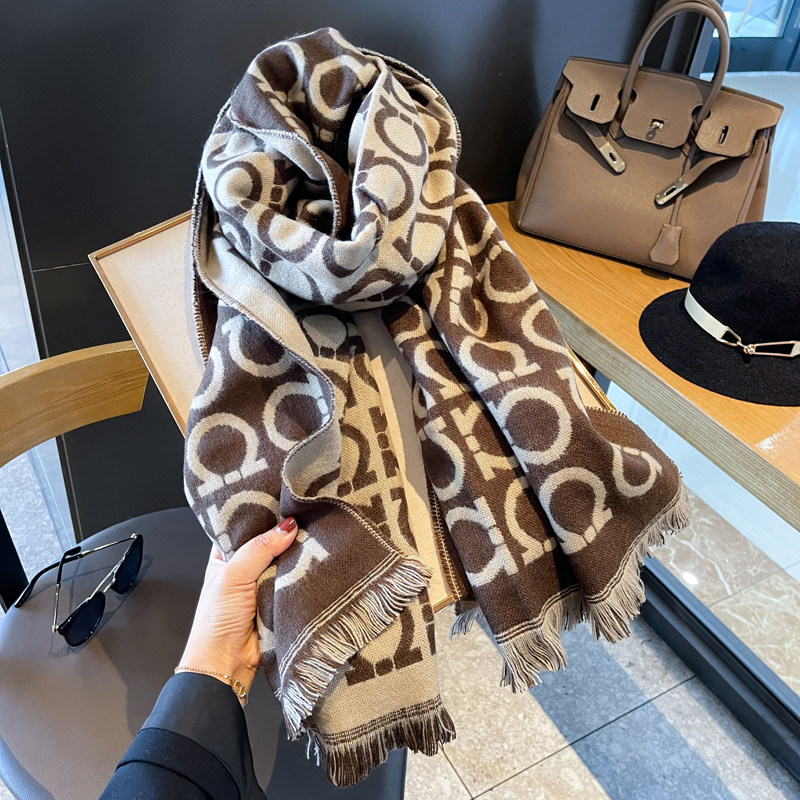 Japan (top luxury) Cosp Kosp all-match autumn and winter cashmere double-sided two-color letter scarf women's warm scarf